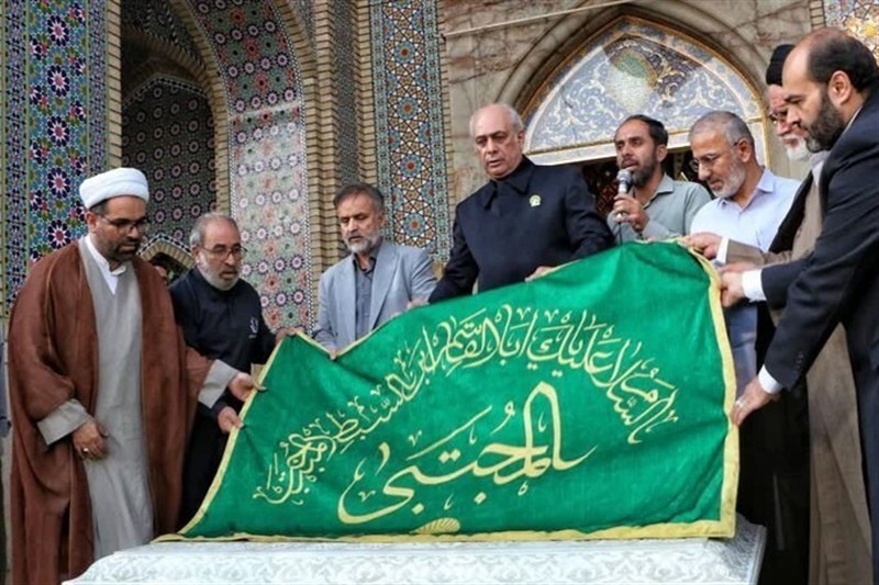 رونمایی از سنگ مزار مطهر حضرت عبدالعظیم (ع) ساخت هنرمندان شیرازی