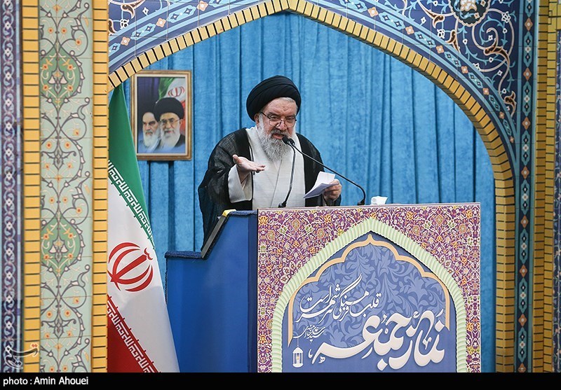 خاتمی: کسی به رزمندگان نیش و طعنه نزند/ دشمن در جنگ اقتصادی ناکام است