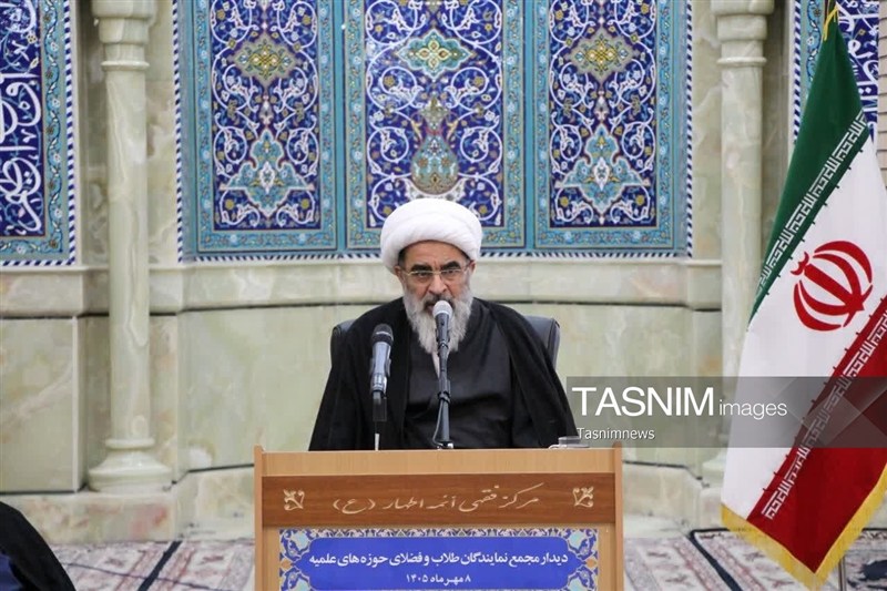 آیت‌الله فاضل لنکرانی: تجمعات شبانه باید تا شکست کامل دشمن ادامه یابد