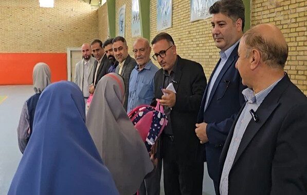 لبخند مهر بر چهره فرزندان دانشآموز زندانیان فارس