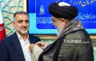 اهدای نشان خادمی افتخاری جمکران به رئیس فدراسیون ورزش‌های زورخانه‌ای