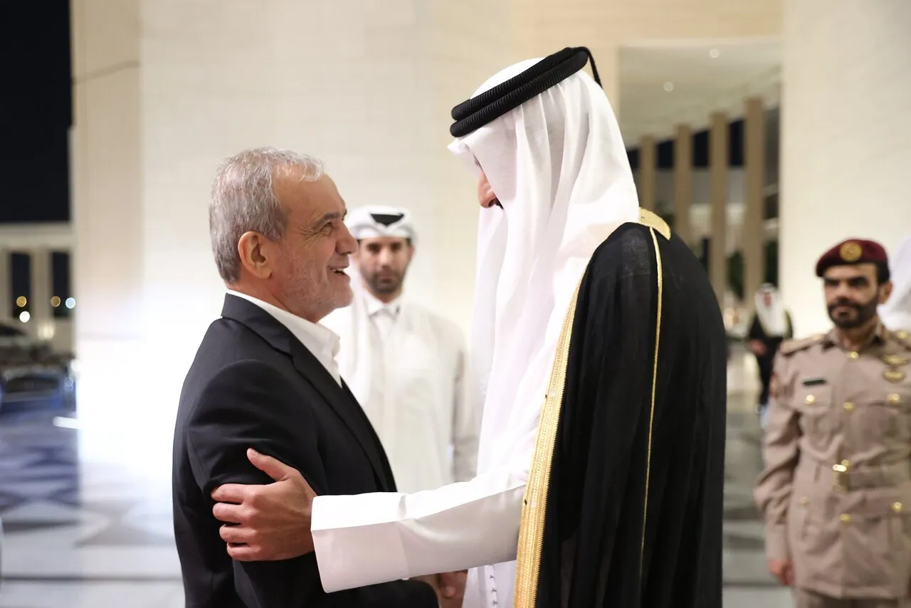 از توییت‌ «خاک‌خوری» در برابر تهدید موجودیتی تا خوش و بش با سران امارات و قطر